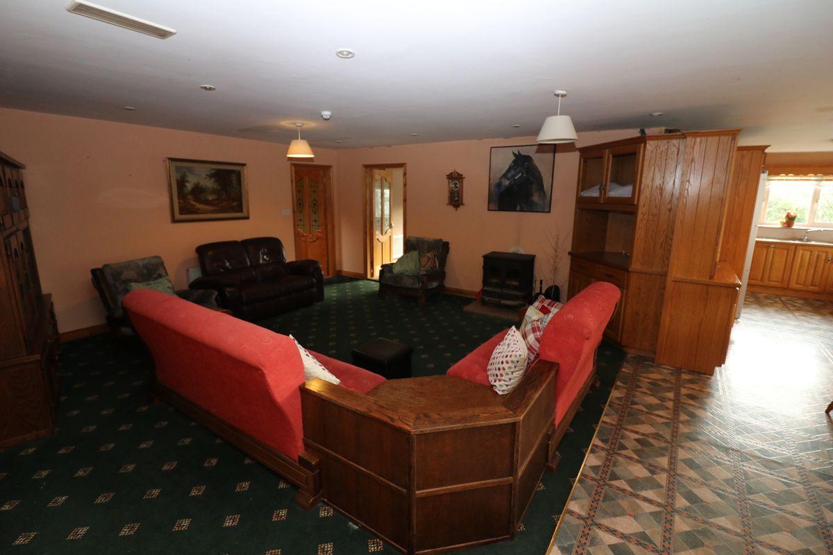 THE COUNTRYMAN, Church Street, Ballinasloe, Co. Galway, H53P282, historical listing image 3