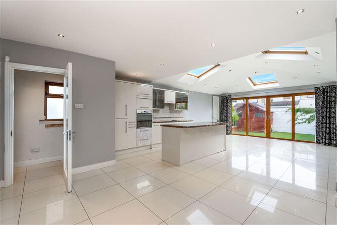 8 Glenbourne Road, Leopardstown Valley, Leopardstown, Dublin 18, historical listing image 6