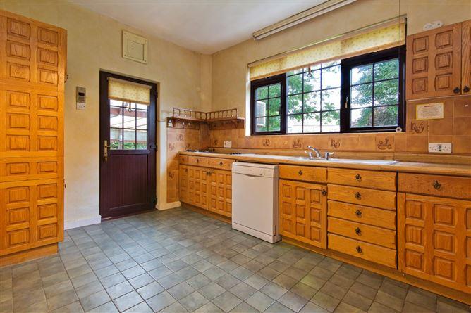 36 Hillside Drive, Castlepark, Rathfarnham, Dublin 14, historical listing image 5