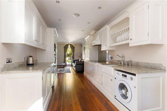 49A Pembroke Lane, Ballsbridge, Dublin 4, D04W9H2, historical listing image 4