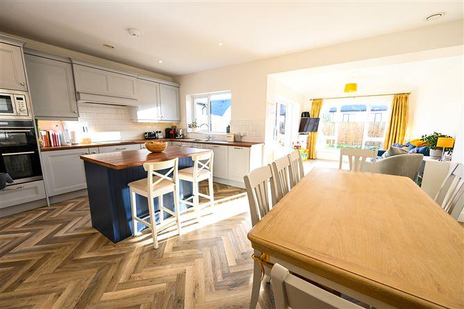 34, Castle Heights, Maple, Co. Cork, historical listing image 5