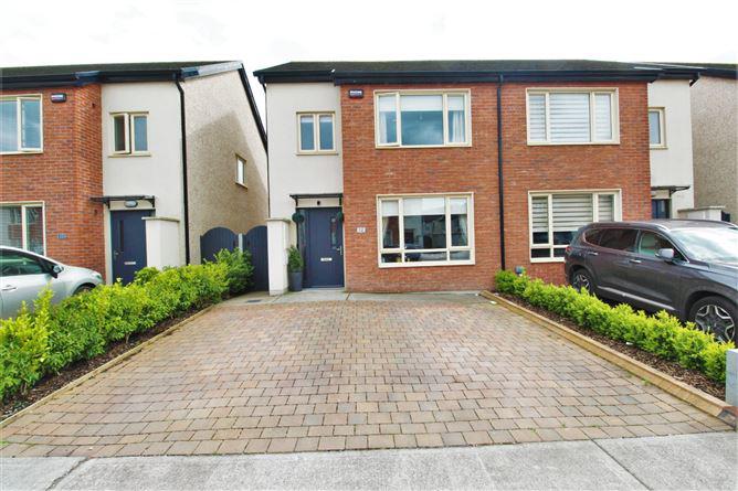 12 Park Crescent, Hansfield Wood, Clonsilla, Dublin 15, historical listing image 1