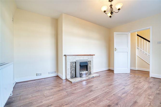 517 Pearse Villas, Sallynoggin, County Dublin, historical listing image 3