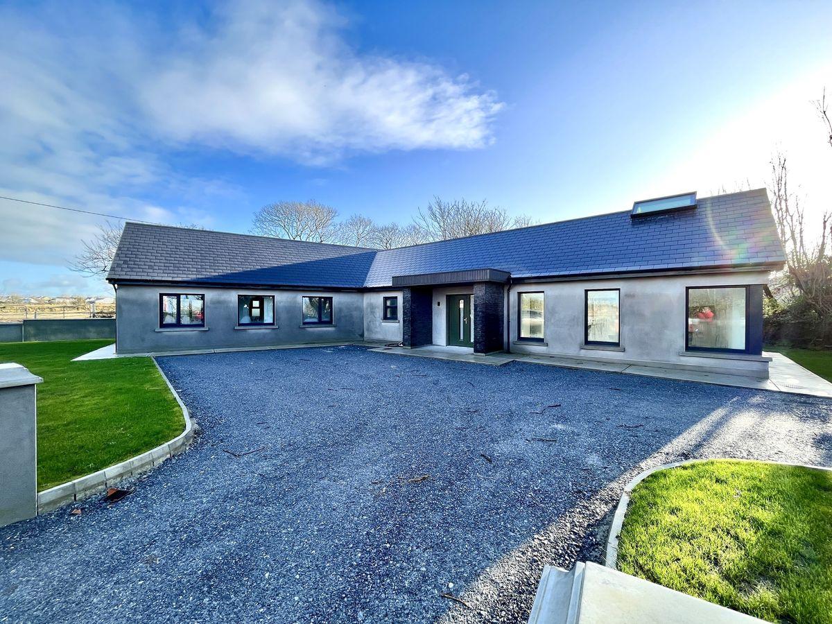 Commons West, Ardfert, Co. Kerry, V92E120, historical listing image 1