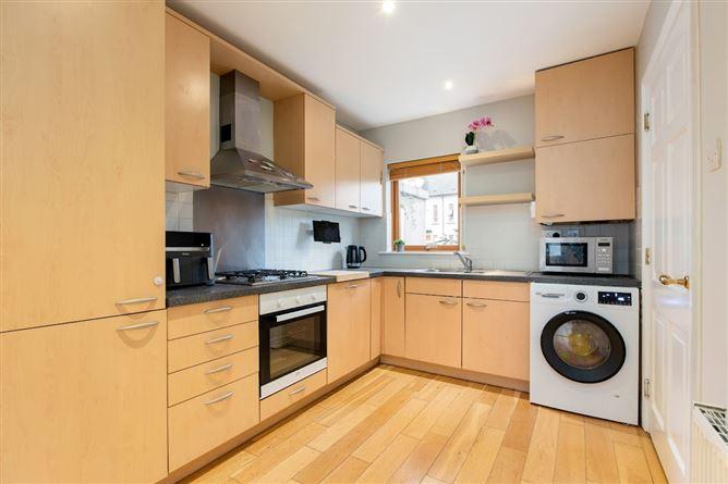 11 The Courtyard, Stepaside Park, Stepaside, Dublin 18, D18XW98, historical listing image 4