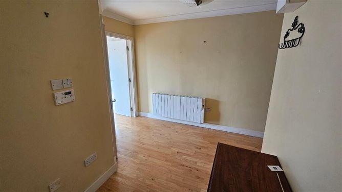 8 Duet, The Courtyard, Newtownforbes, Longford, historical listing image 5