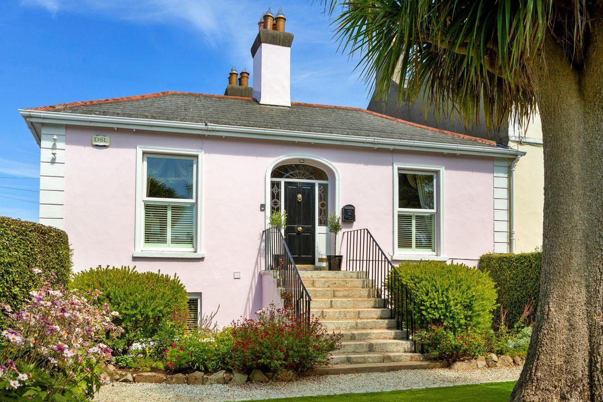 Raven Lodge, 17 Summerhill Road, Sandycove, Co. Dublin, historical listing image 1