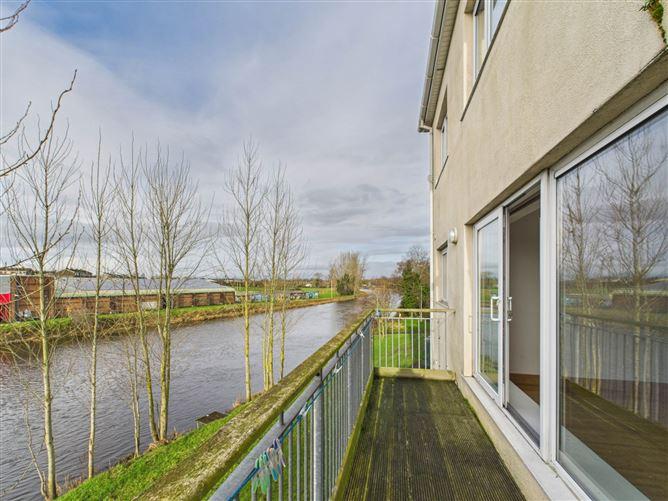 Apartment 4, Moate Castlefield Garter Lane, The, Co. Westmeath, historical listing image 2