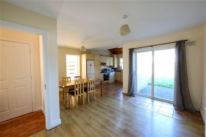 5 Lake Grove, Kilminchy, Portlaoise, Laois, historical listing image 4