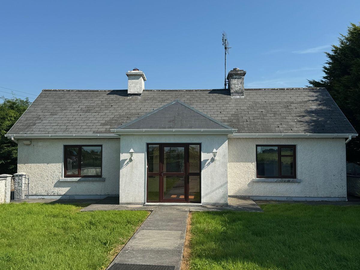 Ballyhenry, Shrule, Co. Mayo, H91YNH0, historical listing image 1
