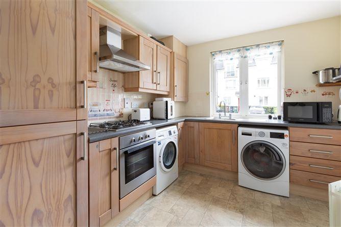33, Delhurst Terrace, Dublin 15, historical listing image 3