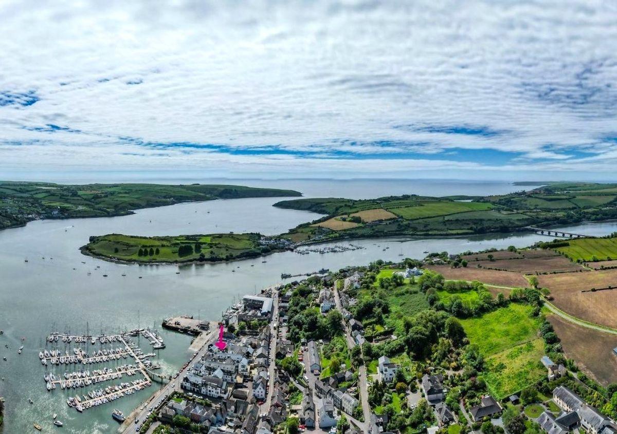 60 Shearwater, Pier Road, Kinsale, Co. Cork, P17DY28, historical listing image 1