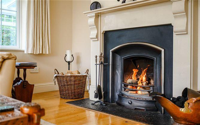 Bracken House, Monees, Maryborough Hill, Douglas, Cork, historical listing image 6