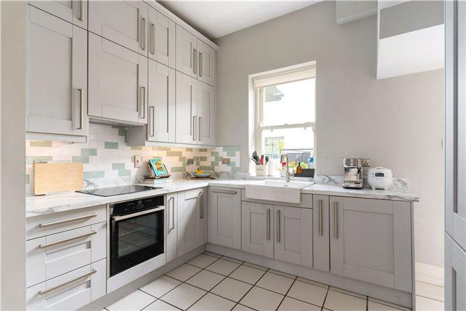 8 Grattan Street, Grand Canal Dk, Dublin 2, historical listing image 5