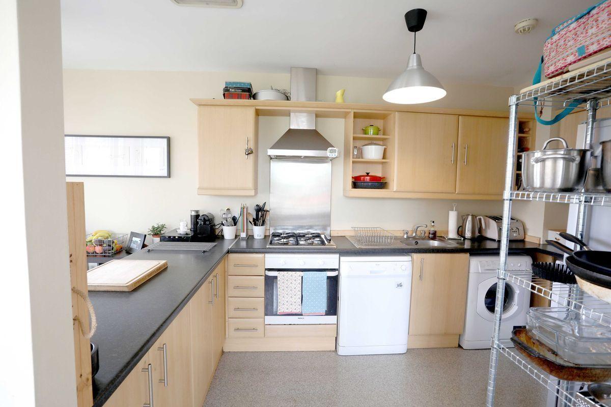 7 Block A, Stradbrook Apartments, Portlaoise, Co. Laois, R32N253, historical listing image 4