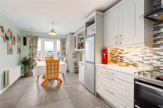 16, Larkfield Square, Co. Dublin, historical listing image 3