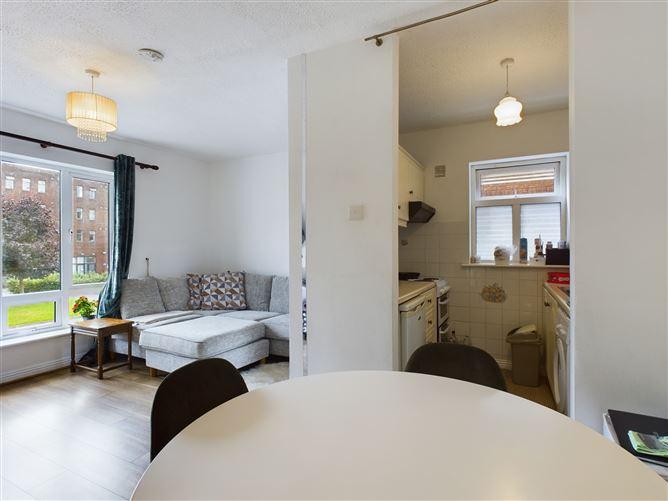 Apartment 10 , Sandfield Gardens, Highfield Park, Ennis, Co. Clare, V95VY83, historical listing image 4