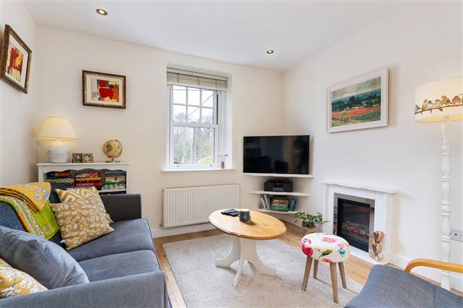 571 Woodview Cottages, Rathfarnham, Dublin 14, historical listing image 3