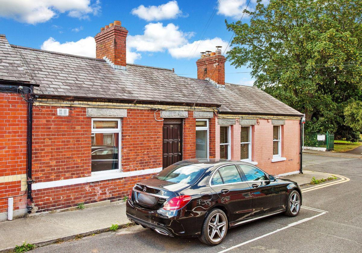 10 St Broc's Cottages, Donnybrook, Dublin 4, historical listing image 1