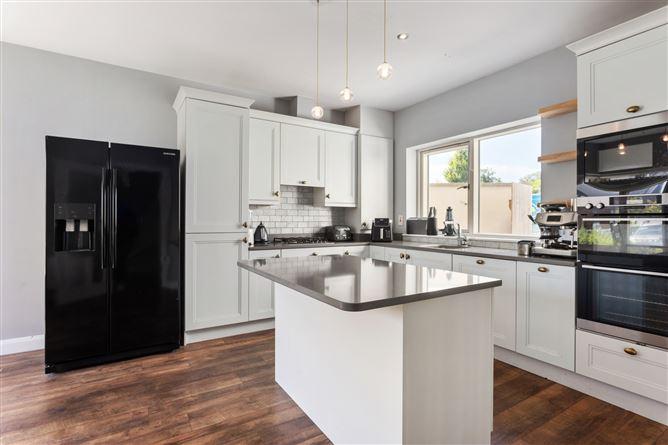 1 Willow Glen Glenamuck Road Carrickmines Dublin 18, Carrickmines, Dublin 18, D18TVX4, historical listing image 4
