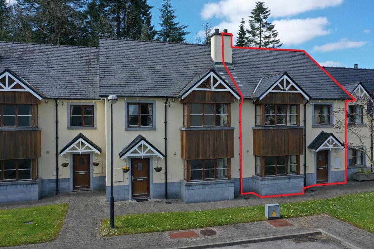 34 O'Carolan's Court, Kilronan, Ballyfarnon, Boyle, Co. Roscommon, F52XY38, historical listing image 2
