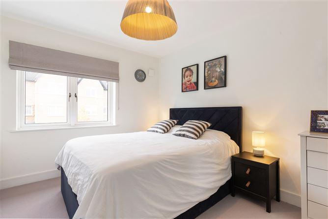 8 Mercer Glen, Cherrywood, Dublin 18, historical listing image 6