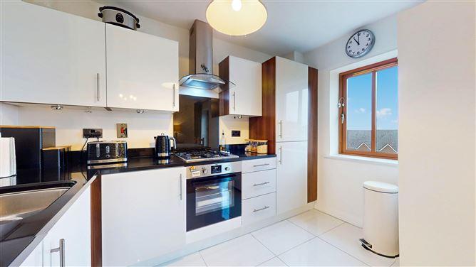 33, Wood Hall Stocking Avenue, Dublin 16, historical listing image 3