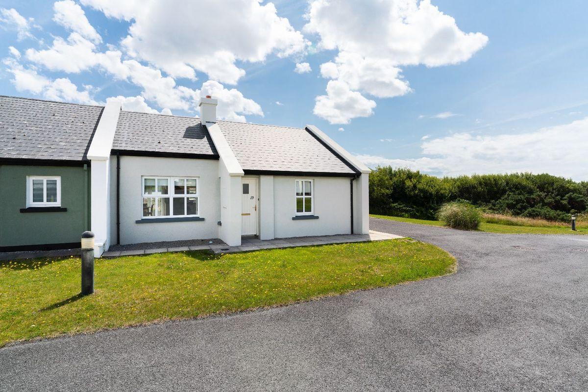 19 Barr Na Farraige, Achill Sound, Westport, Co. Mayo, F28DK44, historical listing image 1