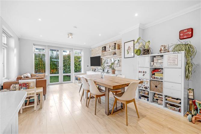 18, Clairville Lodge Streamstown Lane, Co. Dublin, historical listing image 6