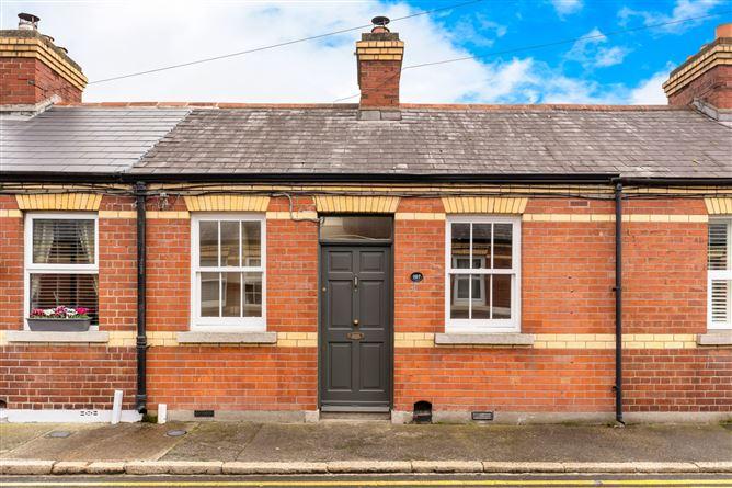 107 Pembroke Cottages, Donnybrook, Dublin 4, historical listing image 1