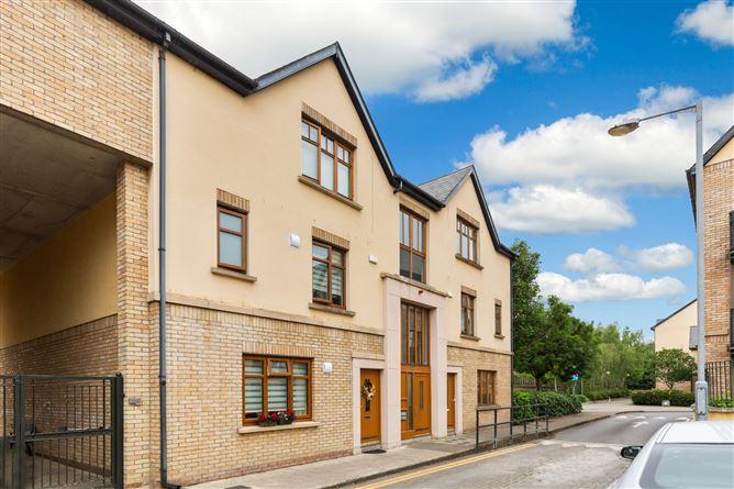 25 Woodbrook Park, Castleknock, Dublin 15, historical listing image 1
