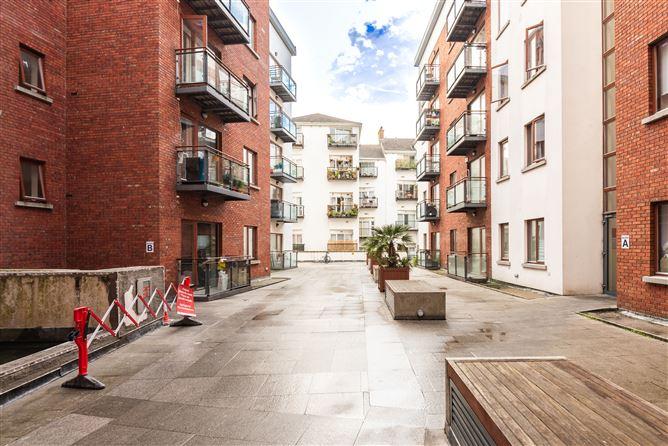 31 The Courtyard  Hill street, North City Centre, Dublin 1, historical listing image 1
