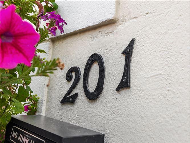 201 Palmerstown Woods, Clondalkin, Dublin 22, historical listing image 6