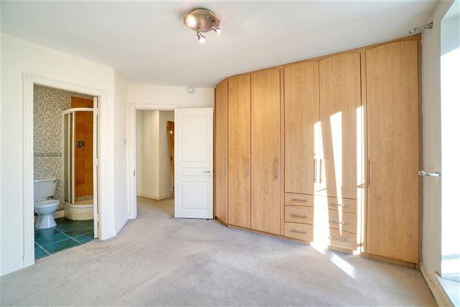Apartment 163, Block 6, Seamount, Booterstown, Co. Dublin, A94NN70, historical listing image 5