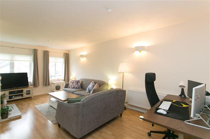 8, Prospect Lawn, Dublin 18, historical listing image 5
