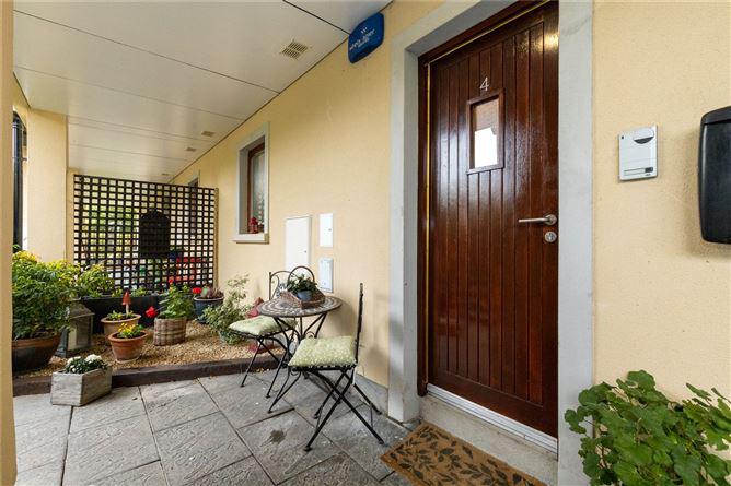 4 Druids Court, Druids Glen, Newtownmountkennedy, Co. Wicklow, historical listing image 2