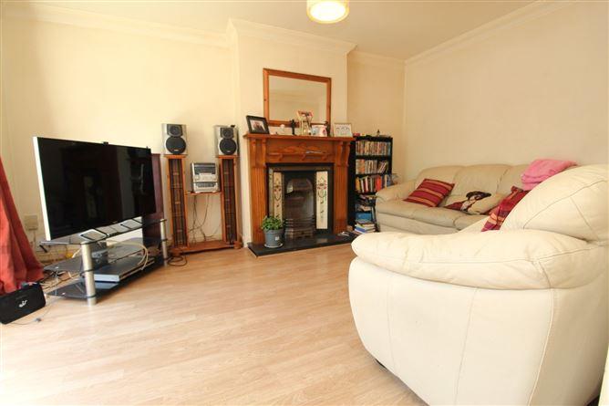 7 Castlecurragh Park, Mulhuddart, Dublin 15, historical listing image 3