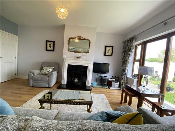 9 Slievenamon Retirement Village, Lisronagh, Clonmel, County Tipperary, historical listing image 4