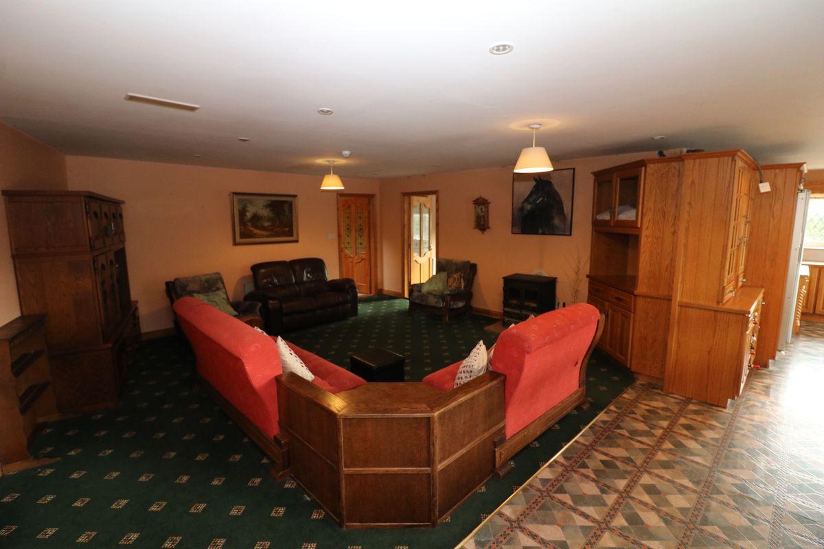 THE COUNTRYMAN, Church Street, Ballinasloe, Co. Galway, H53P282, historical listing image 2