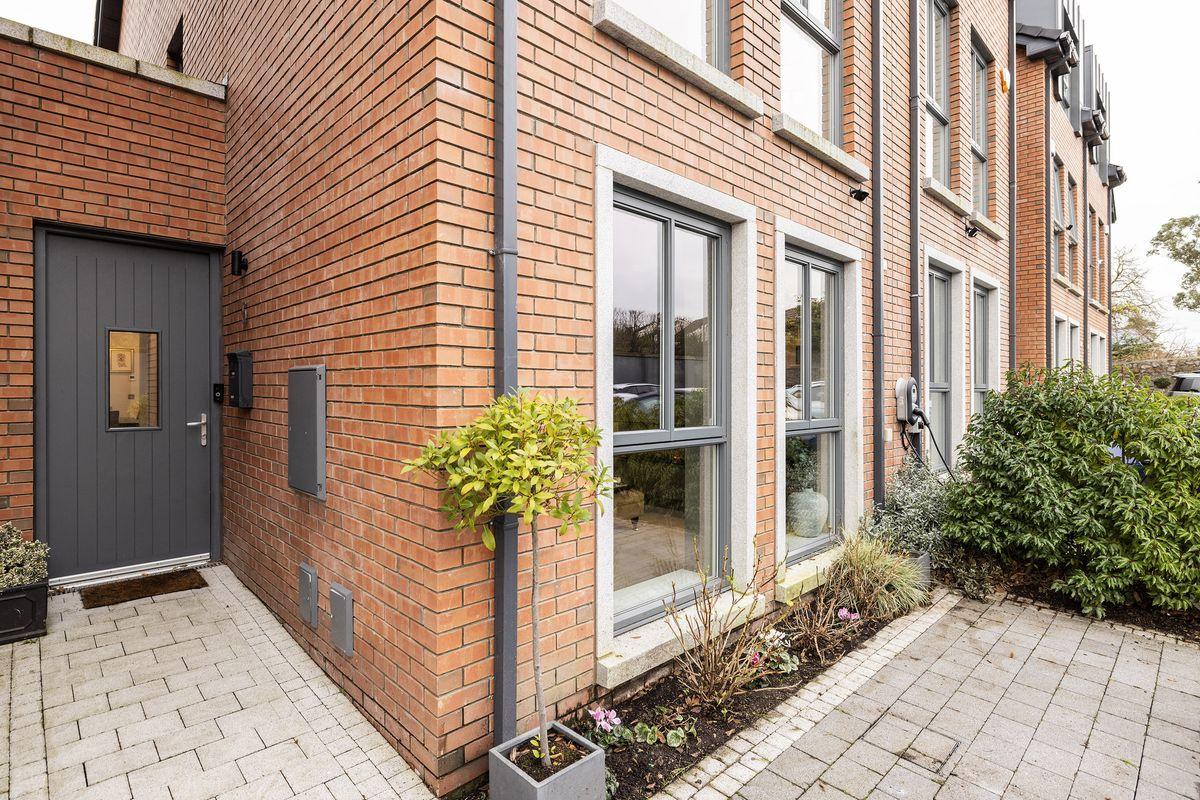 5 Auburn Green, Rochestown Ave, Dun Laoghaire, Co. Dublin, historical listing image 2