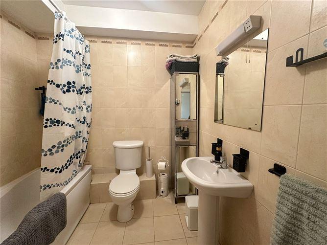 63 drisin, ballymoneen rd, knocknacarra, historical listing image 5