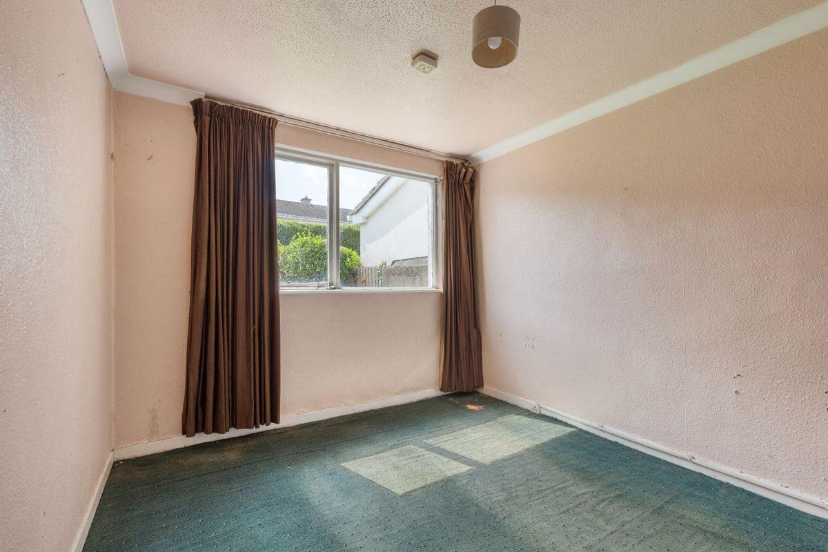 37 Broadford Lawn, Ballinteer, Dublin 16, historical listing image 6