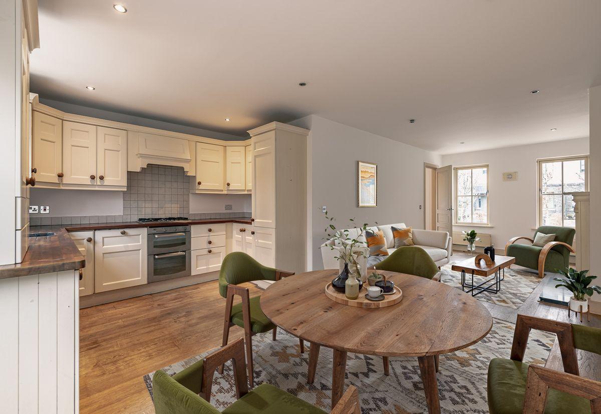 31 Oakwood Manor, Kenmare, Kerry, historical listing image 3
