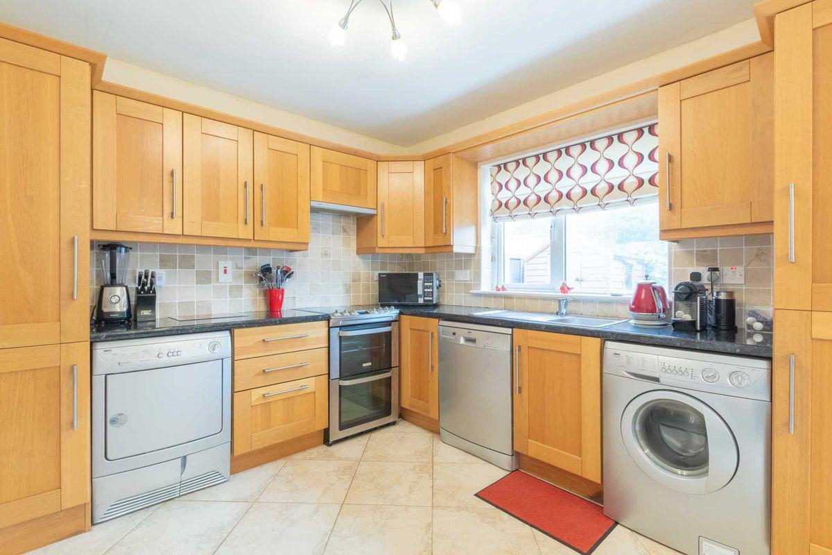 91 Glenoaks Close, Clonmel, Co. Tipperary, historical listing image 5