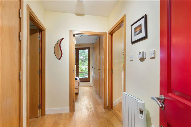 105 An Crannog, Granitefield Manor, Dun Laoghaire, Co. Dublin, historical listing image 2