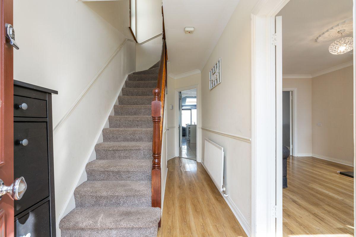 8 Glenbourne Road, Leopardstown Valley, Leopardstown, Dublin 18, historical listing image 2
