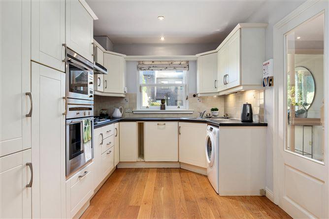 19 Woodlawn Grove, Churchtown, Dublin 14, historical listing image 6
