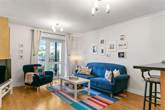 32 The Cedar, Cruagh Wood, Stepaside, Dublin 18, historical listing image 3