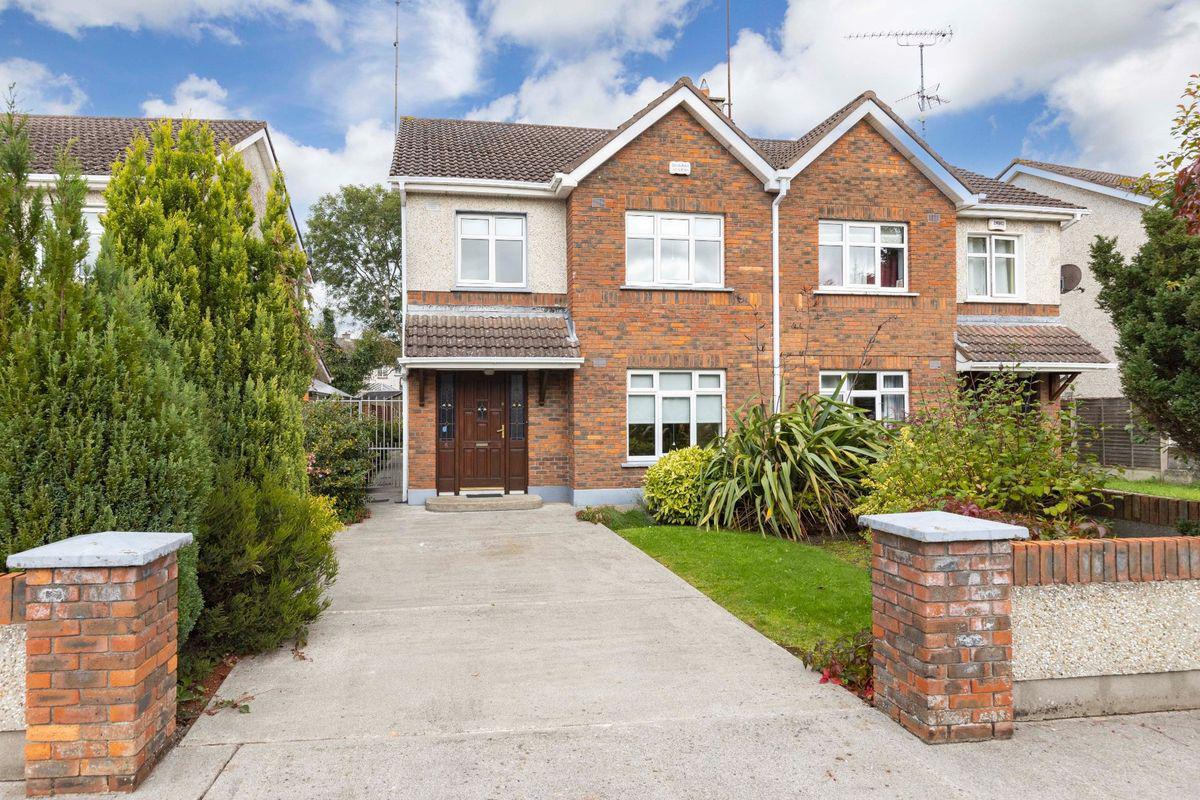 6 Russell Court, Navan, Co. Meath, historical listing image 1