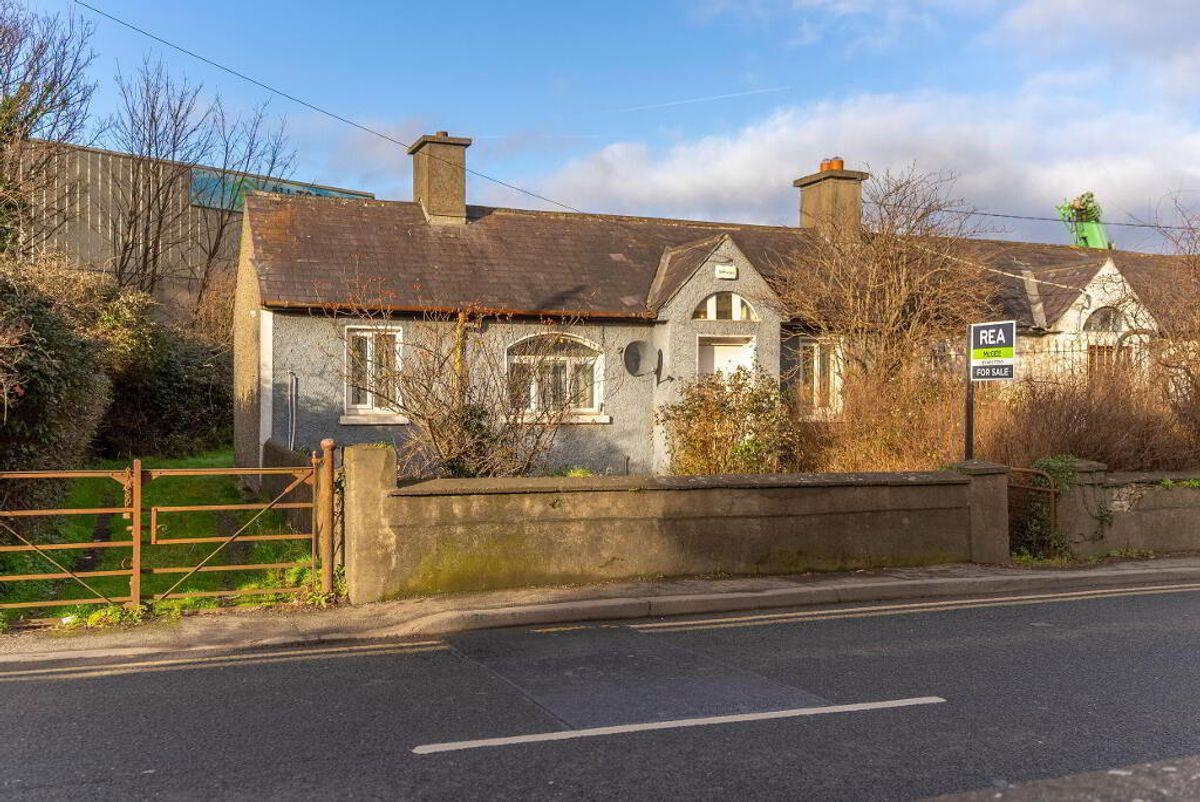 6 Robinhood Road, Clondalkin, Dublin 22, D22FA40, historical listing image 1